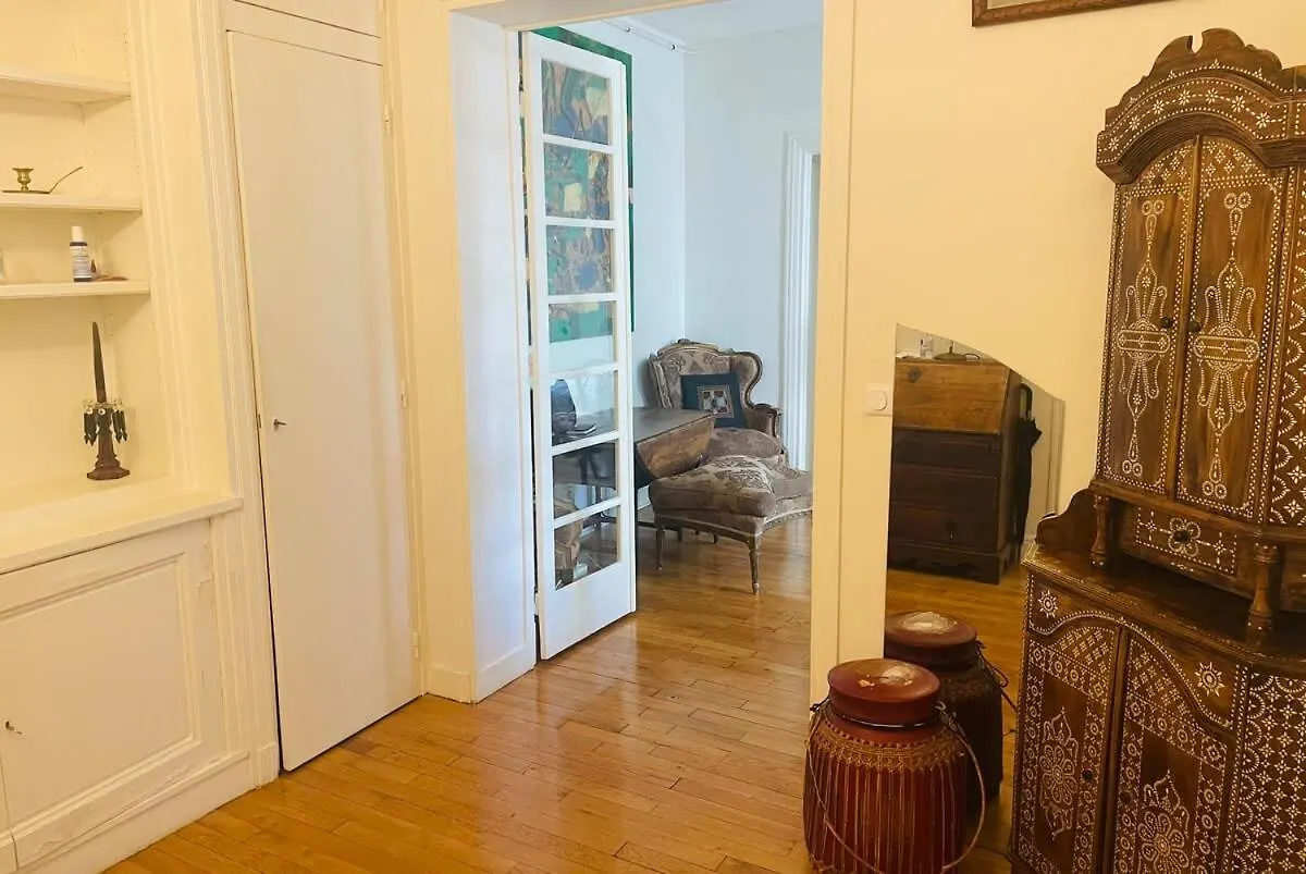 Beautiful 1 Bedroom Apartment Next To Roland Paris