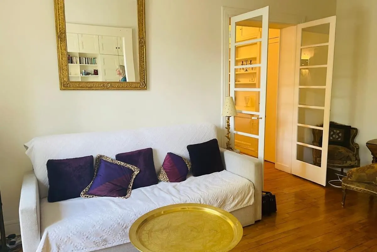 Beautiful 1 Bedroom Apartment Next To Roland Paris Frankrig